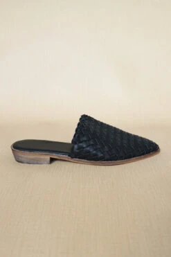Woven Pointy Toe Closed Toe Flat Mules Slides-Black -Outlet Shiny Steps Store bristol black2