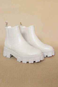 Chelsea Ankle Boots With Chunky Lug Sole-Beige